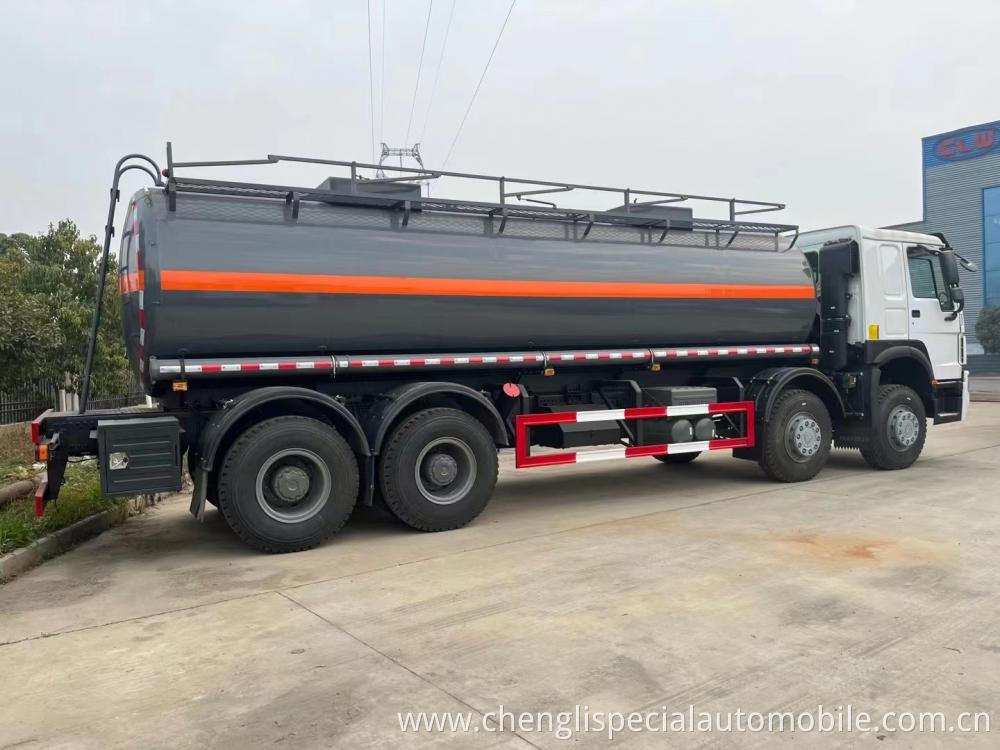 Howo 8x4 Chemical Liquid Tank Truck 5